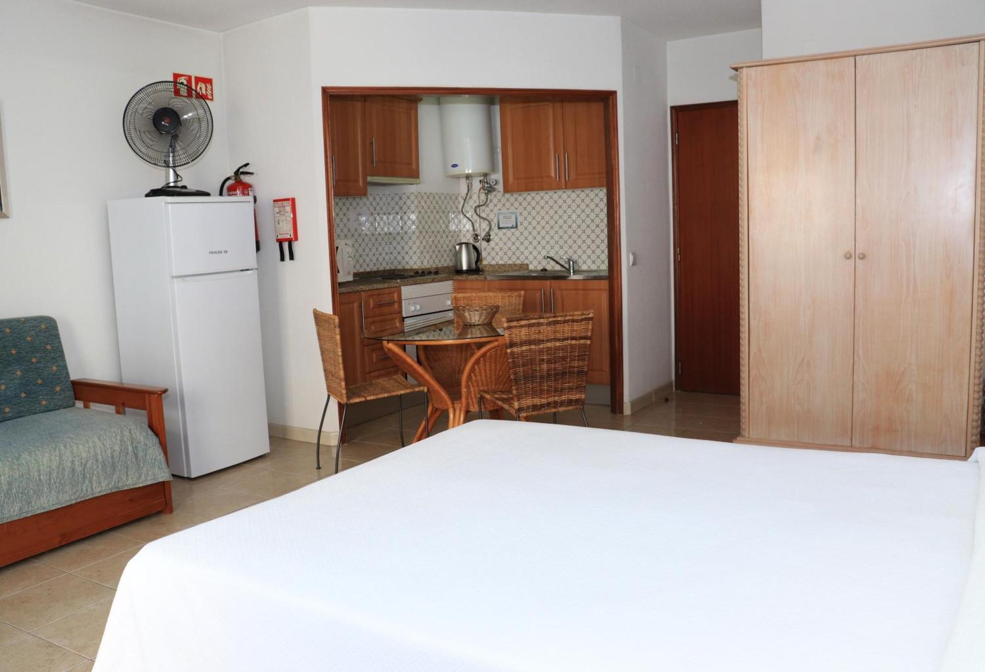 Ferienwohnung Paula Bela By Garvetur Quarteira Exterior foto